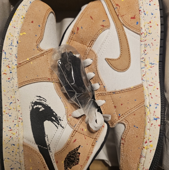 Air Jordan 1 Mid SE Brushstroke - Picture 1 of 6